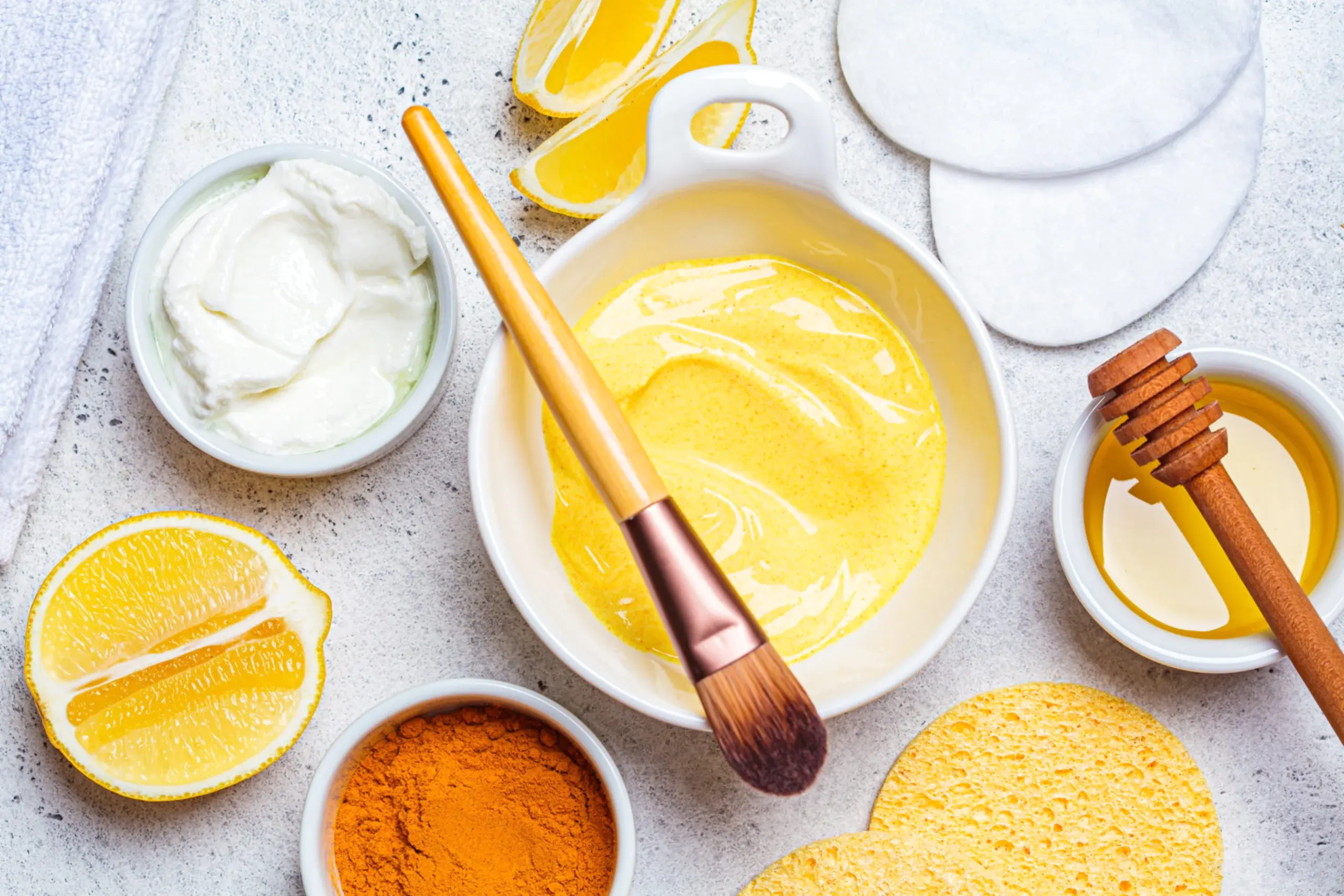 El ve Yüzdeki Leke Yoğurt ve Limon ile Nasıl Geçer?