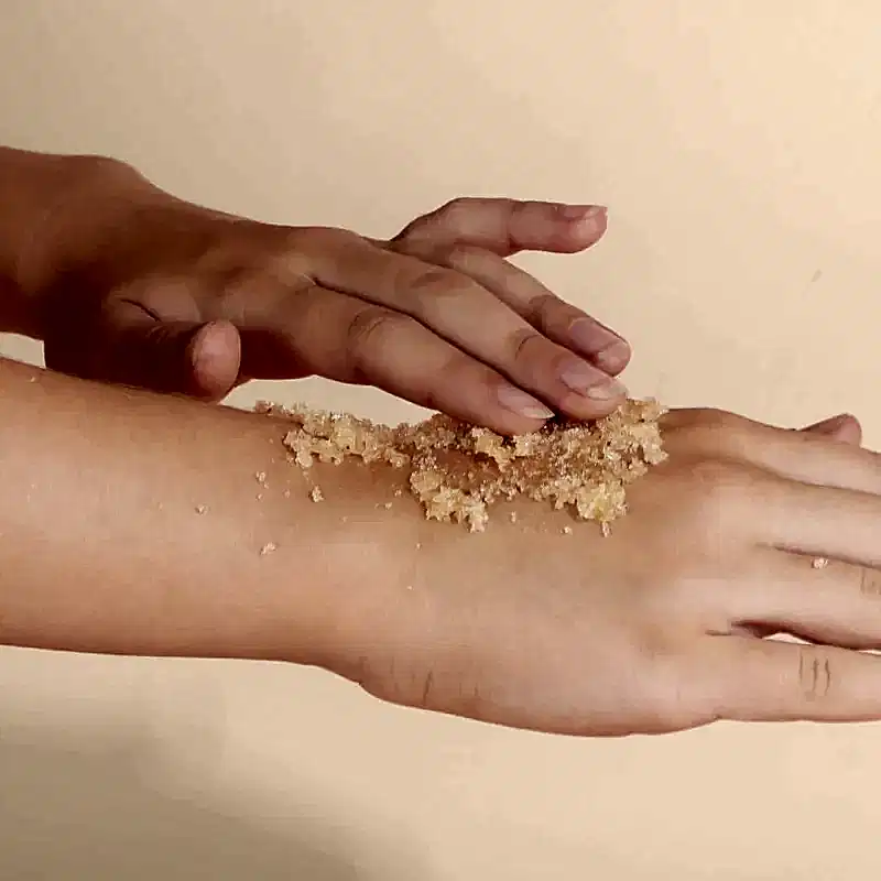 Şeker Peelingi ile Yumuşacık Ellere Kavuşun